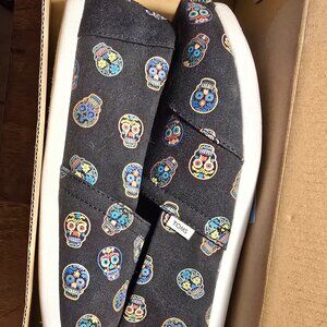 TOMS Black Glow in Dark Dia De Los Muertos Alpargata Size 7